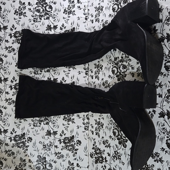 Elegant Black Knee-High Women's Boots B43 - Picture 3 of 15